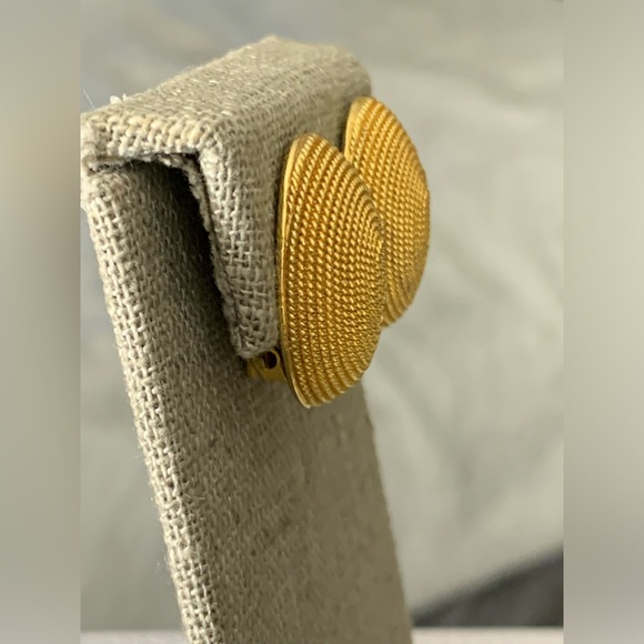 Vintage Designer Premier USA Gold Plated Clip on Earrings - Picture 8 of 13